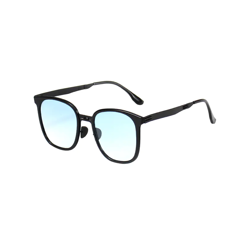 Fold Down Sunglasses combine a compact folding structure with comfortable wear for travel, leisure, and outdoor activities.